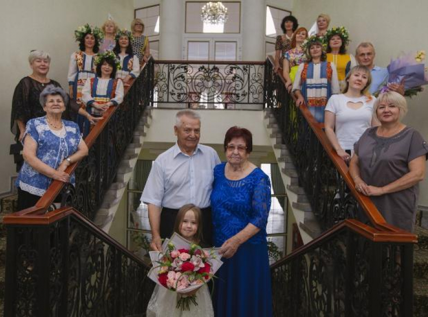 Супругов из Волжского наградили медалью «за любовь и верность"