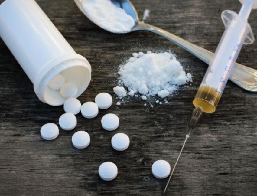Двое мужчин умерли от передозировки наркотиками в Волжском