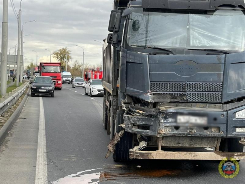 ДТП из 9 автомобилей сковало движение под Волжским: фото