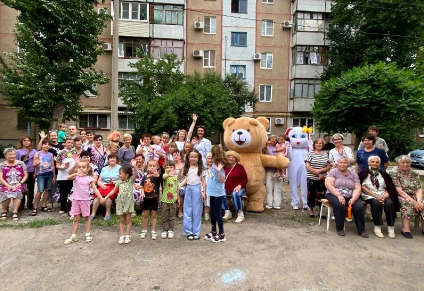 Шашлыки, «плов дружбы» и японский гольф во дворах: Волжский шумно и вкусно отметит «День соседей»