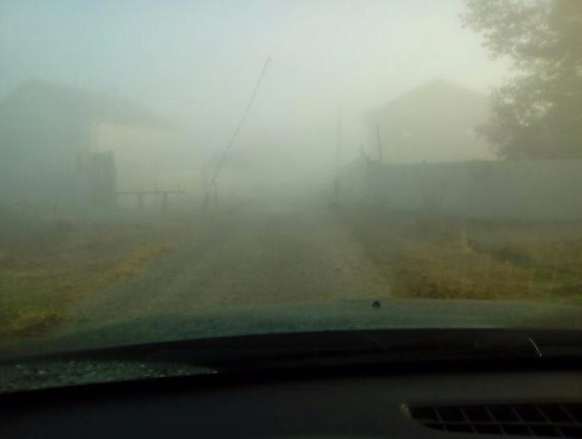 Первый непроглядный туман опустился утром на Волжский 