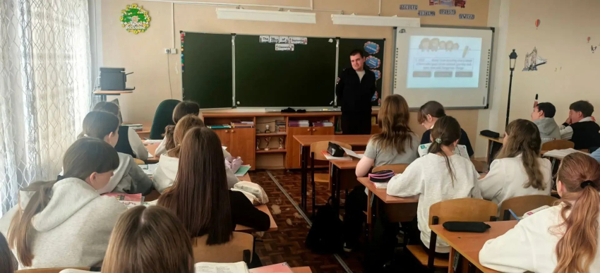 Волжским школьникам напомнили о безопасности на дорогах