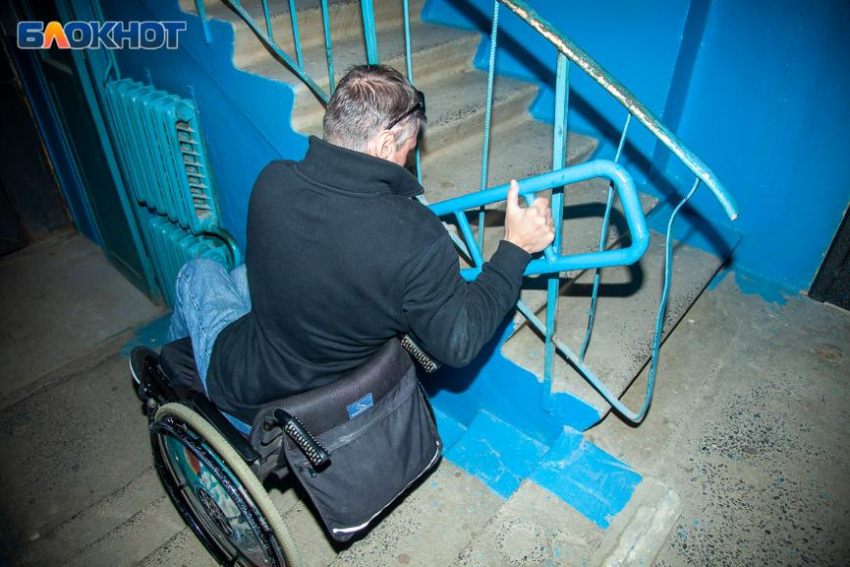 Инвалид засудил администрацию Волжского и выбил себе пандус к подъезду
