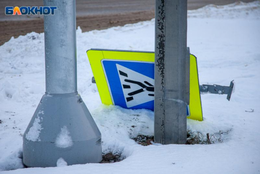27-летнюю девушку сбил водитель иномарки на пешеходном переходе в Волжском