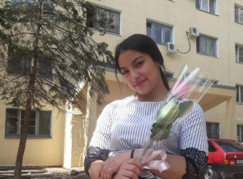 Следователи Волжского разыскивают 16-летнюю девушку цыганской внешности