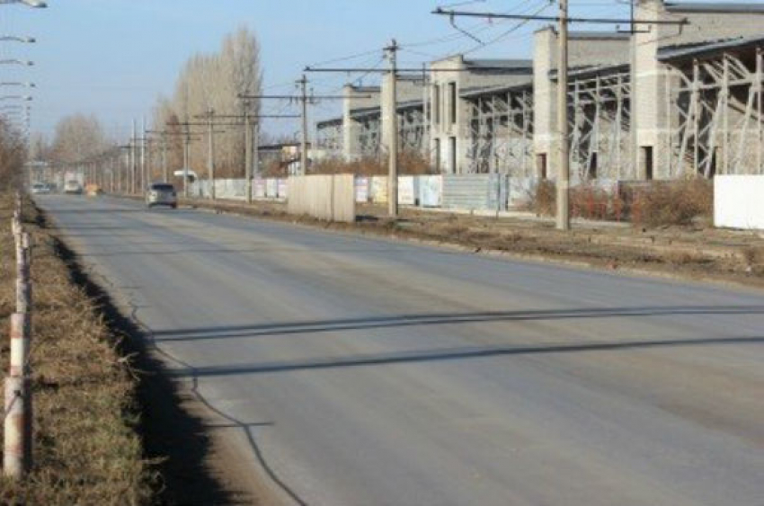 В Волжском за год на ремонт дорог потрачено около 100 миллионов рублей