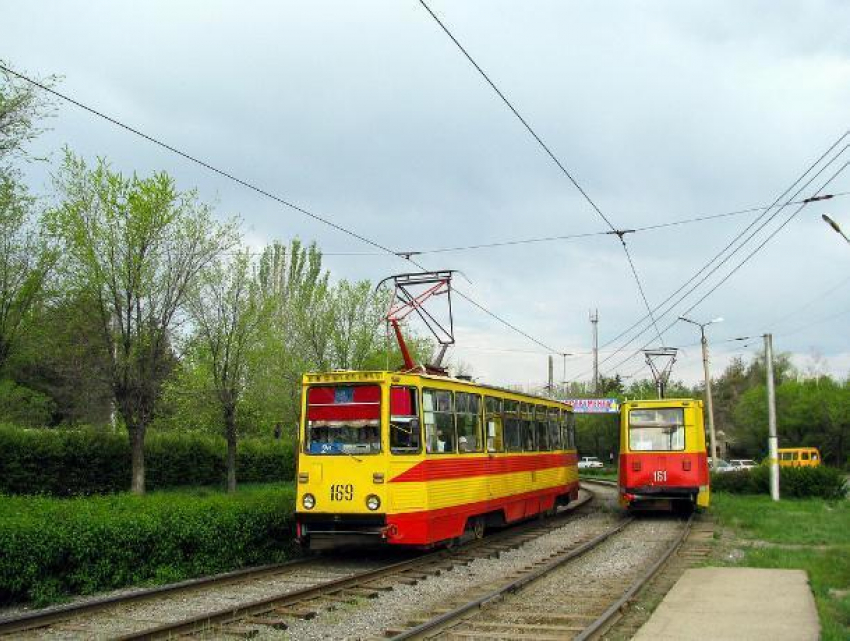Неуправляемый трамвай гнал по Волжскому без тормозов, - пассажирка