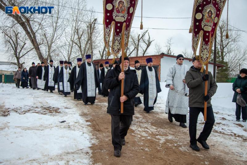 В Волжском начали готовиться к Крещению