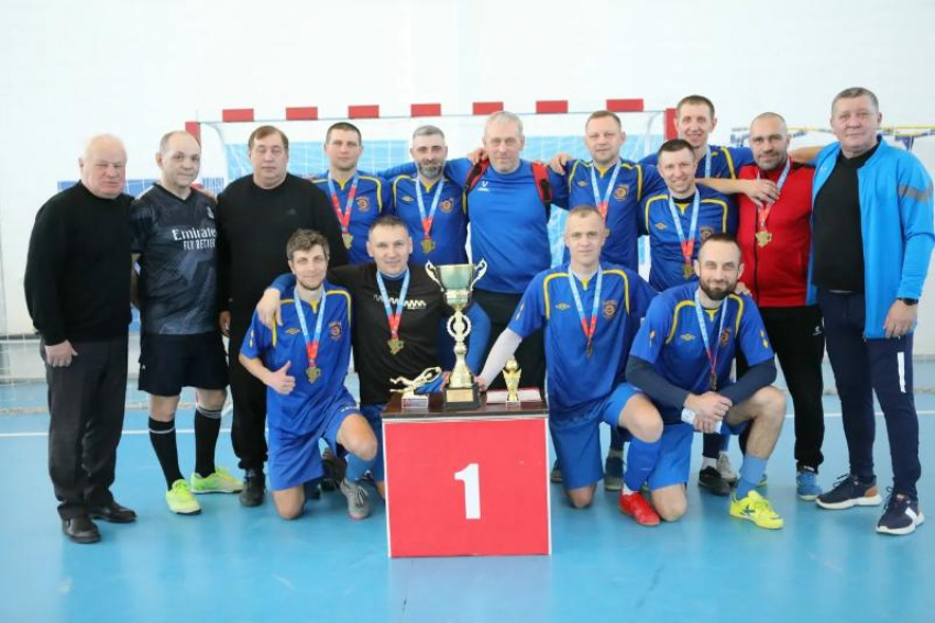 Волжское «Торпедо» стало победителем турнира по футзалу среди ветеранов