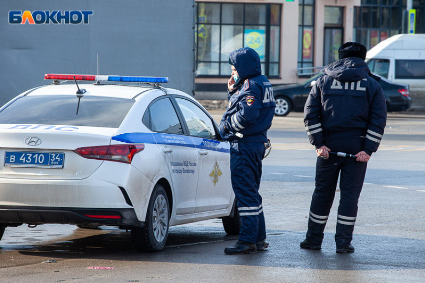 В Волжском мужчина на иномарке сбил 16-летнюю девочку