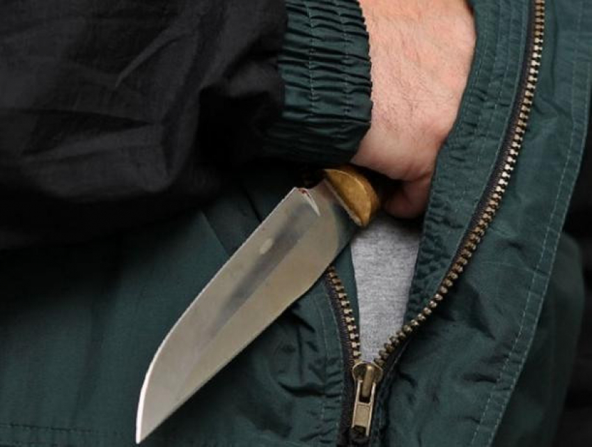 Молодой мужчина отомстил сожительнице, ударив ножом ее маленьких детей