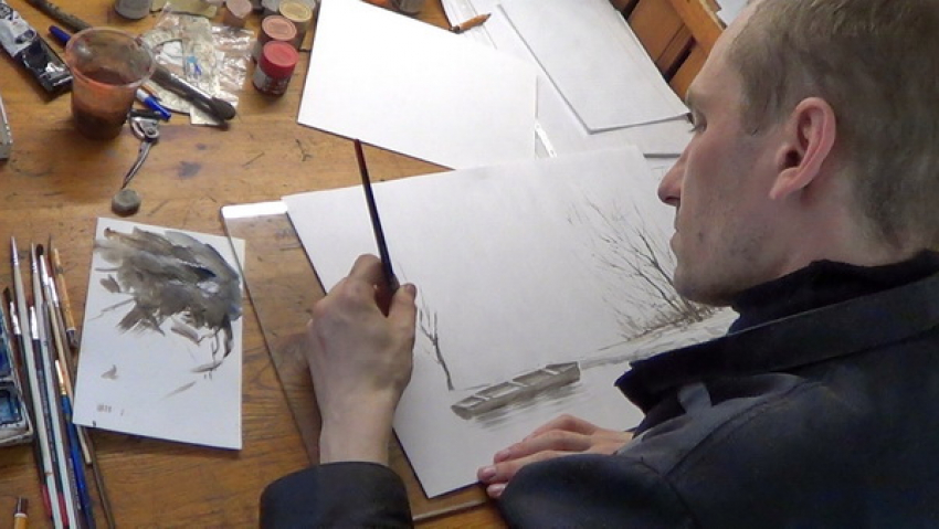 В Волжском талантливый заключенный ИК-12 рисует картины за несколько минут