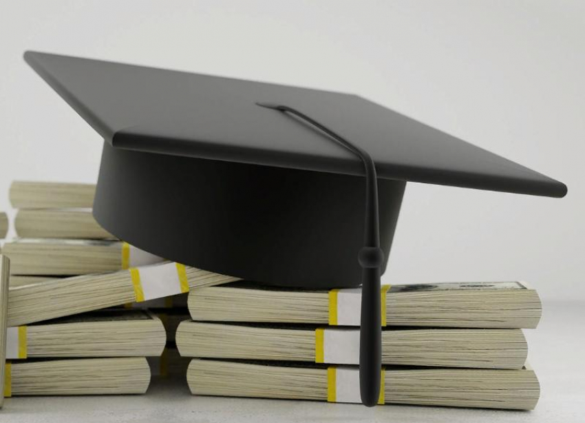 Своим умом или за деньги: волжане ответили, как сдают экзамены