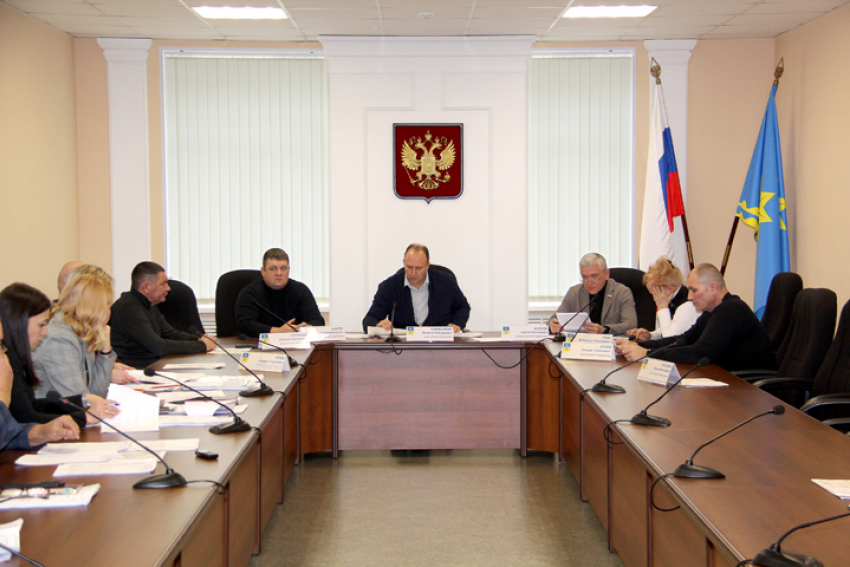 Застройка новых микрорайонов и новые пространства: в Волжском депутаты распределили бюджет на ближайшие годы 