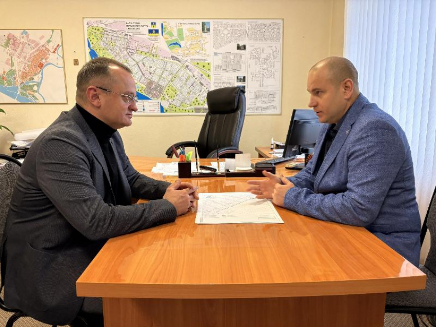 От службы - к управлению городом: участник СВО проходит стажировку в администрации Волжского