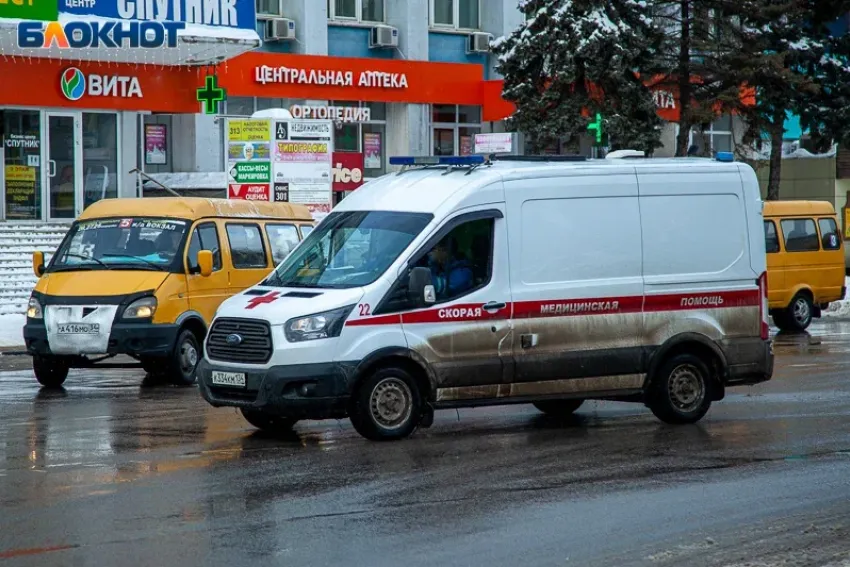 В Волжском на пешеходном переходе сбили подростка