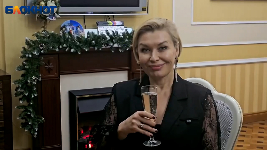 Режиссер Вера Соколова поздравляет волжан с наступающим Новым годом