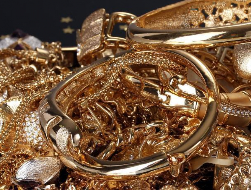 "Домушник» украл золото на один миллион рублей