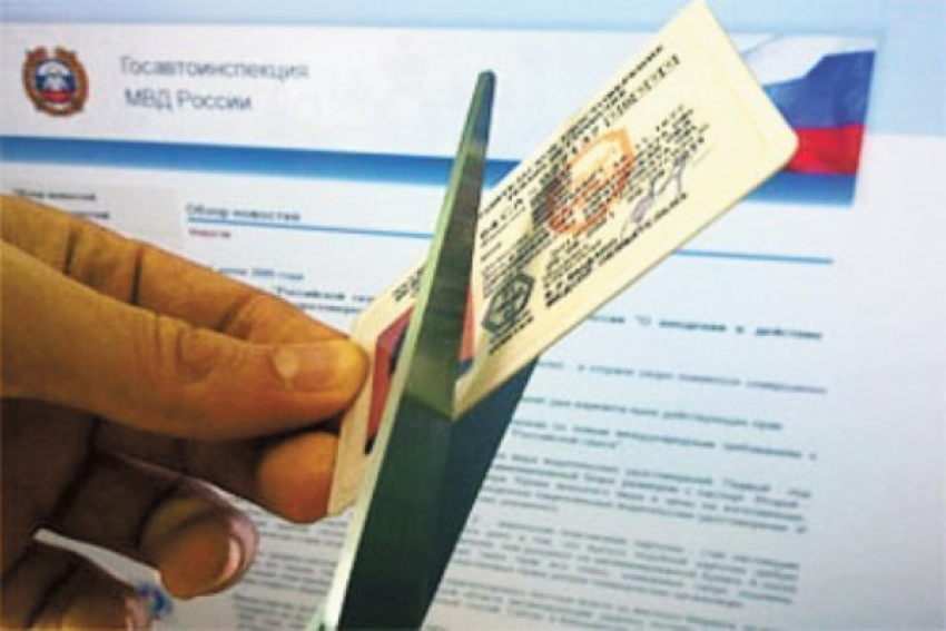 Ростовчанин катался по Волгоградской области с липовыми правами