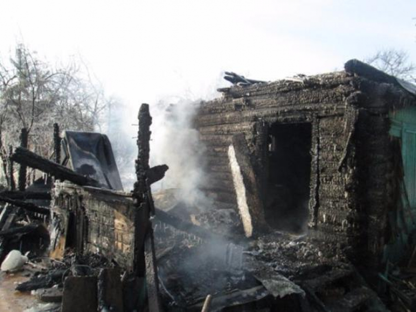 Под Волгоградом в сгоревшем доме спустя пять дней нашли тело мужчины