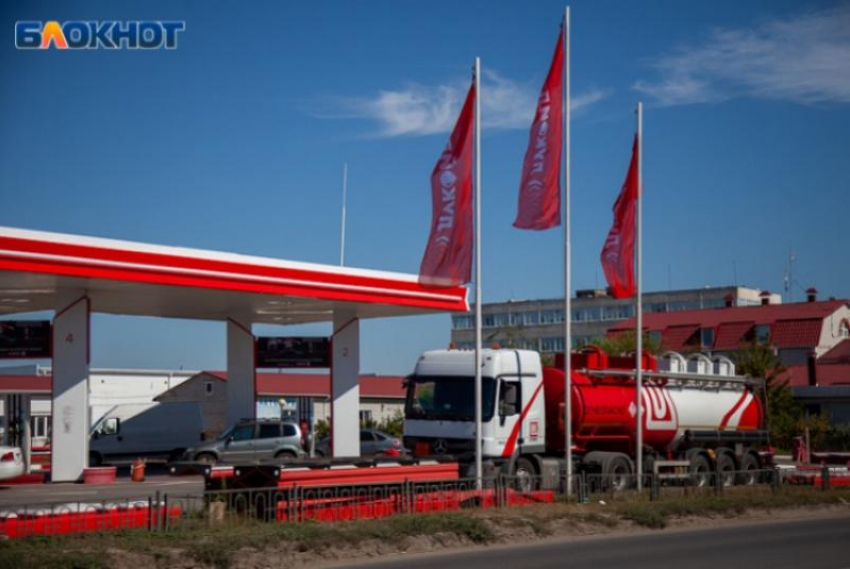 Подорожание затронуло все марки бензина: в Волжском продолжают рости цены на топливо