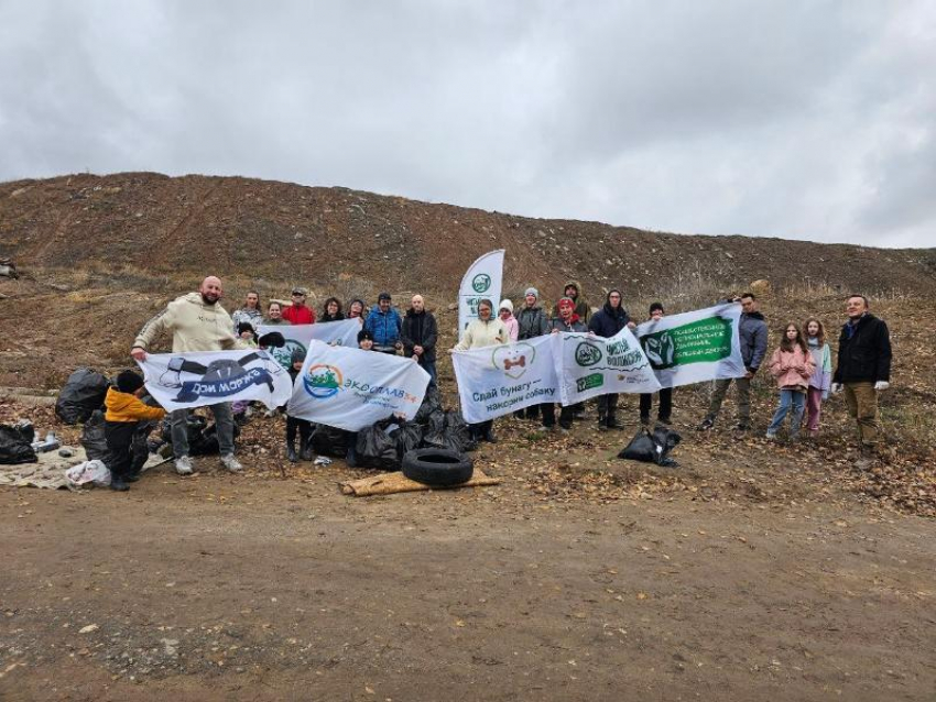 В Волжском на Козьем пляже установили рекорд по сбору мусора