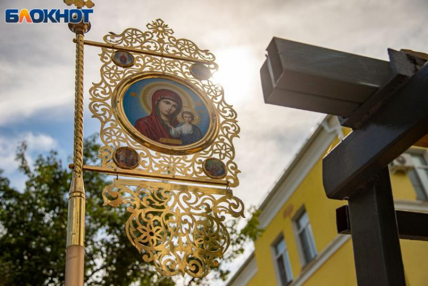 Выставка «Волжский православный» стартовала на главной площади города