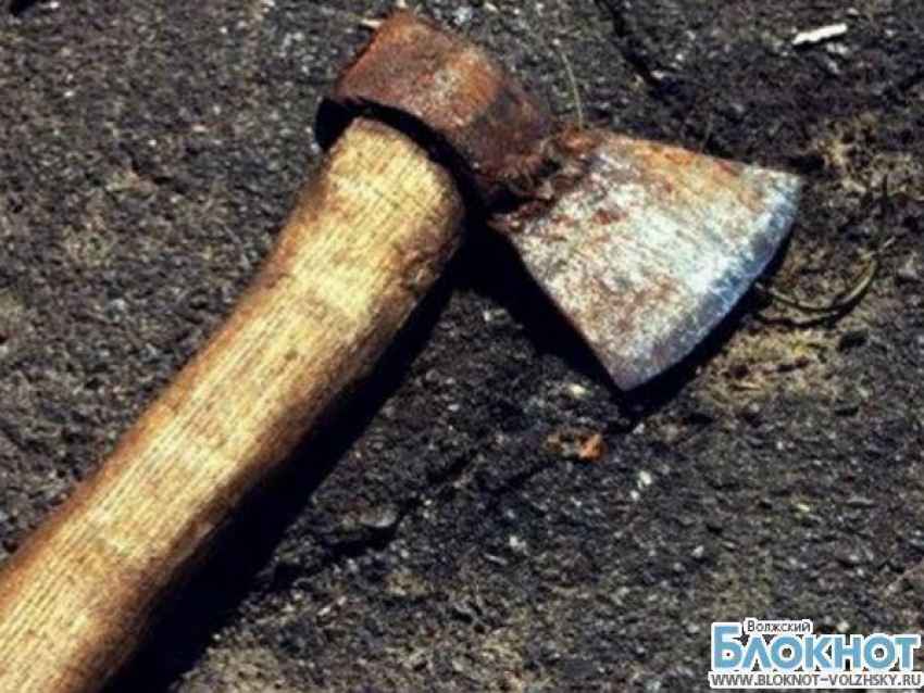 Житель Волгоградской области топором зарубил приятеля экс-супруги