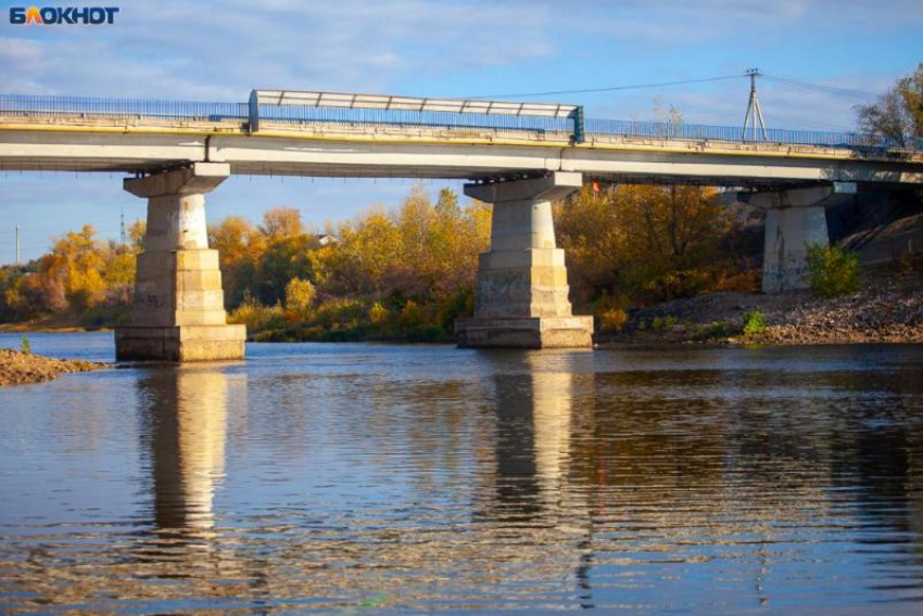 Смертельное сальто: мужчина разбился при прыжке с моста на Зеленом в Волжском 