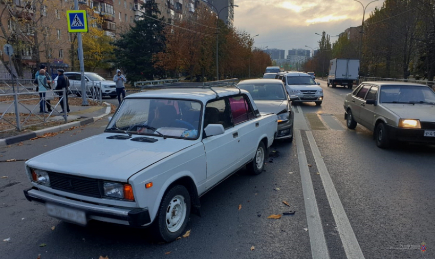 Стали известны подробности ДТП в Волжском с пострадавшими детьми и женщиной