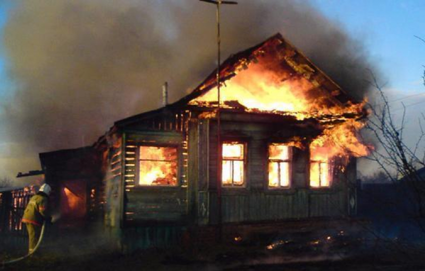 В Ленинском районе в частном доме заживо сгорел мужчина