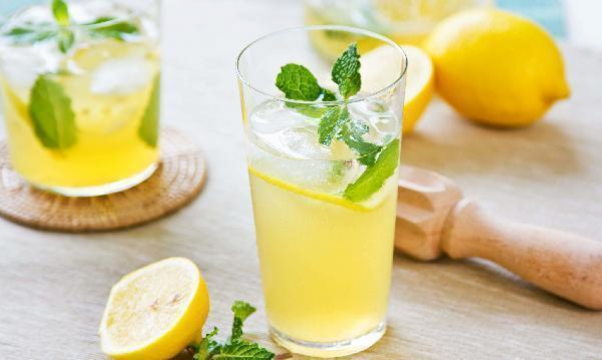 По мнению ученых стакан теплой лимонной воды натощак - спасение от рака