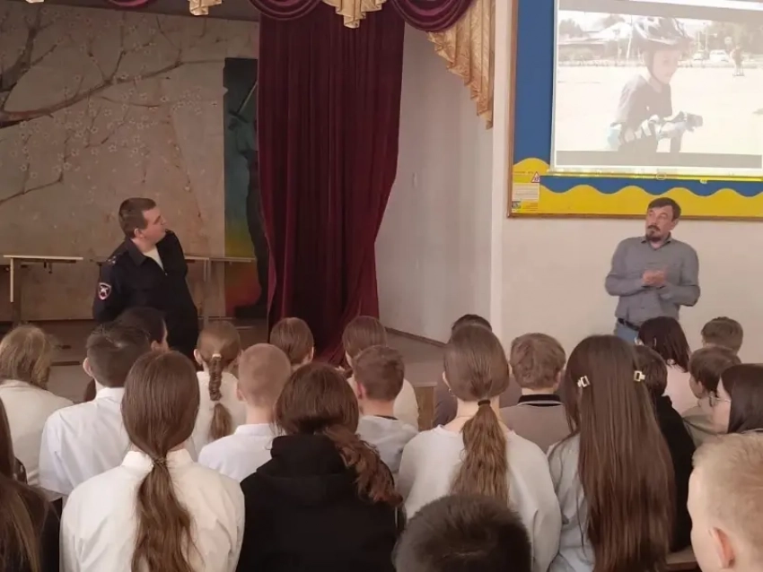 Сезон самокатов открыт: волжским подросткам снова напомнили, чем может закончиться лихачество на СИМ