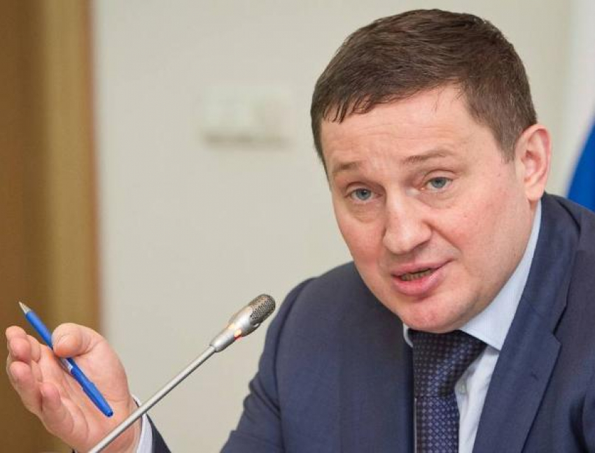 Андрей Бочаров требует остановить рост цен на бензин в Волгоградской области