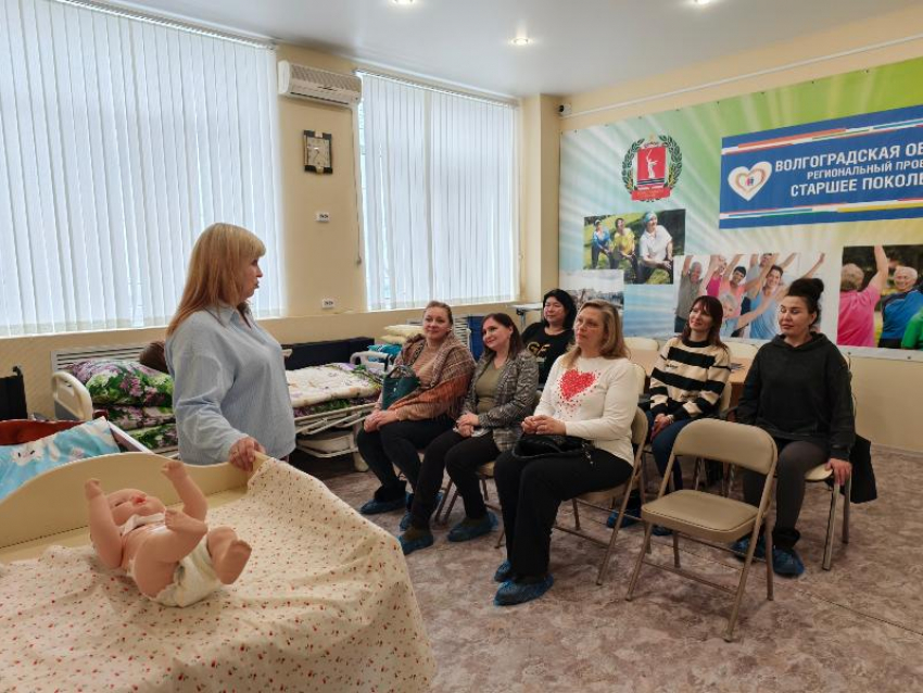 Более 700 жителей Волгоградской области прошли бесплатное обучение для работы в социальной сфере