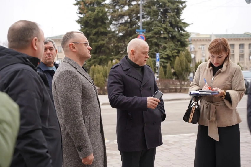 Глава Волжского Игорь Воронин проинспектировал проблемные участки города