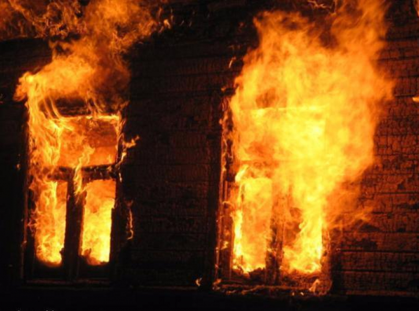 Появились подробности пожара под Волжским, в котором погибли трое мужчин 