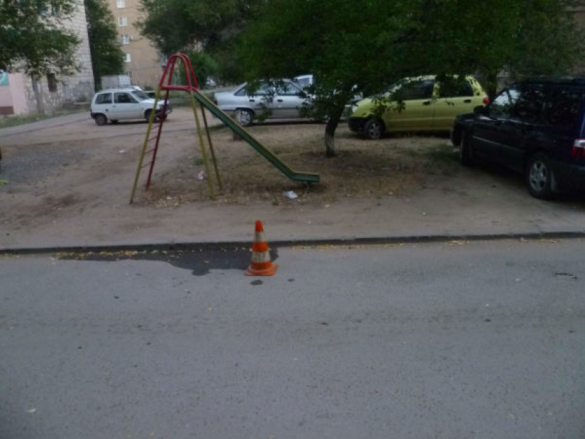 В Волжском мотоциклист сбил пешехода