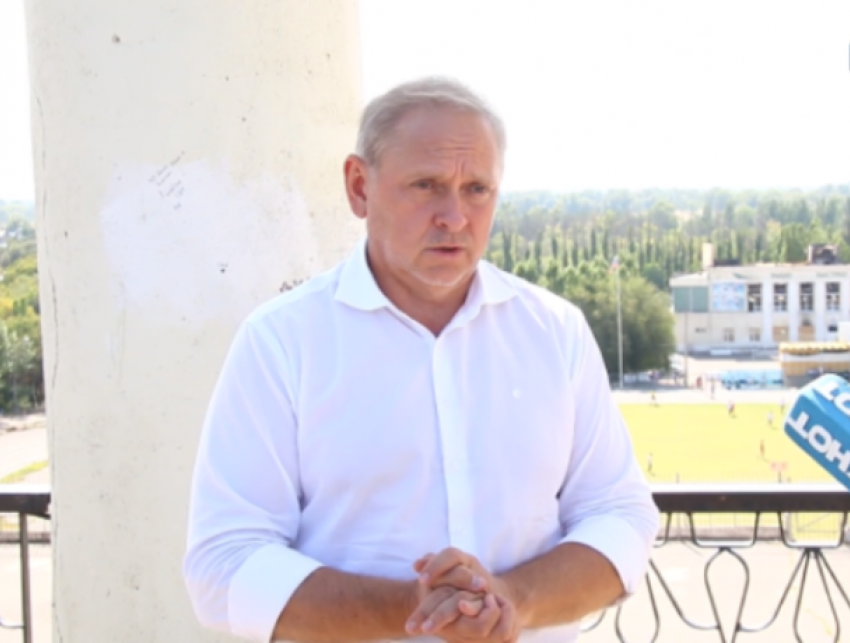 Мэр Волжского поставил в приоритет восстановление стадиона имени Логинова