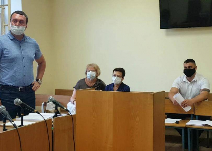 Свидетель дал показания в суде над обвиняемыми в гибели роженицы и ребенка врачами