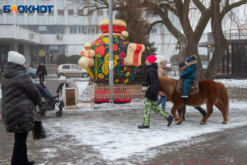 Дождливо-снежные выходные обещают в Волжском