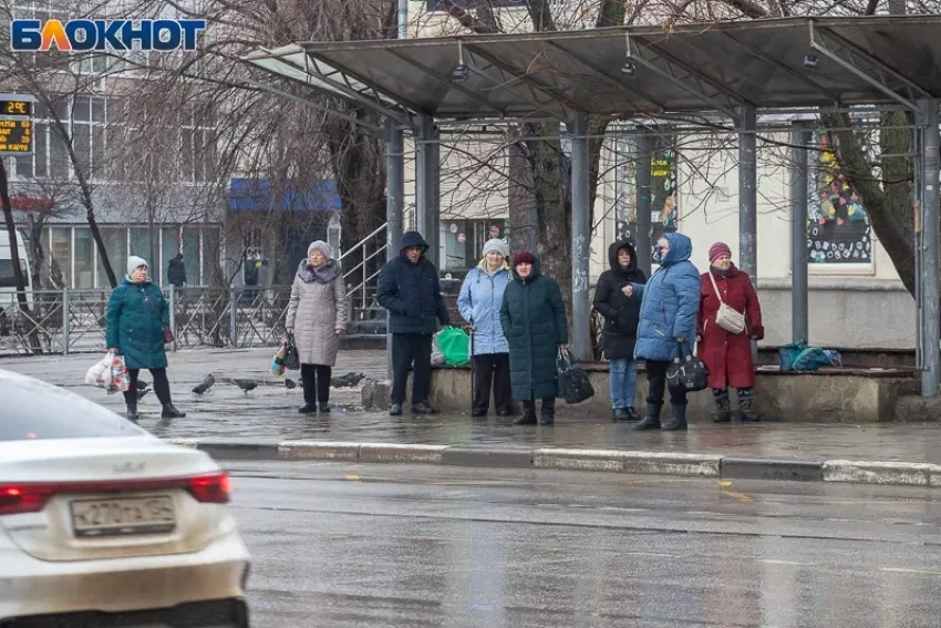 Жители Волжского и области отдали за месяц 18,5 миллиардов на платные услуги