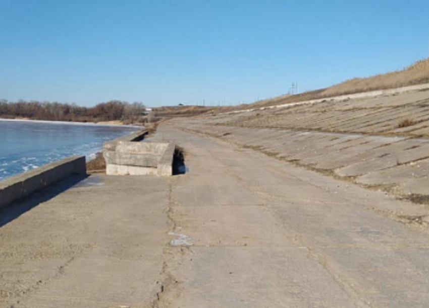 В Волжском укрепят берег Ахтубы: подробности