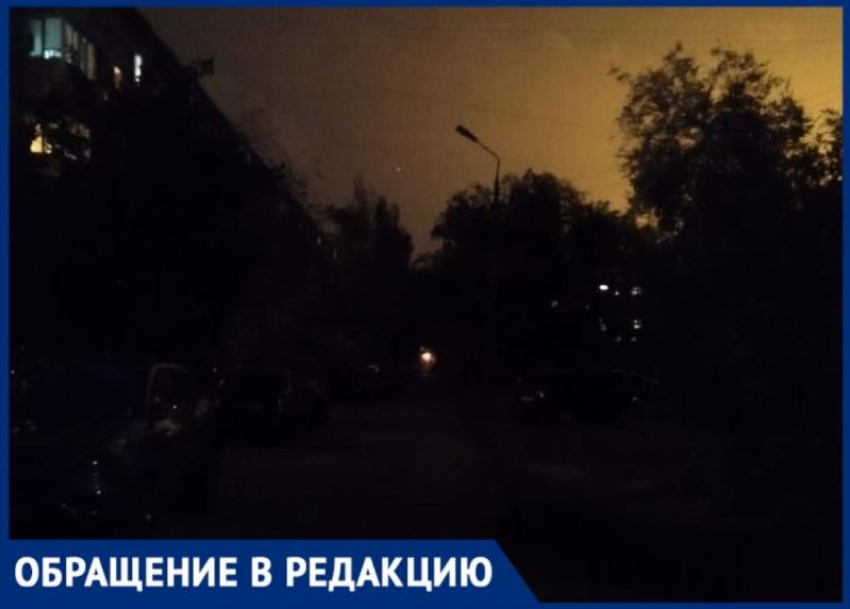 «Повезет, если доберешься домой без травм», - волжанин об отсутствии освещения между школой и гимназией