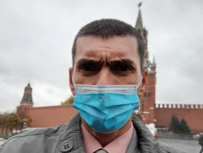 Писатель-бродяга из Волжского совершил сожжение-перформанс на Красной площади