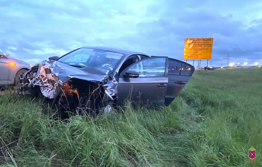 Жуткая авария с погибшим произошла на объездной трассе близ Волжского: ФОТО
