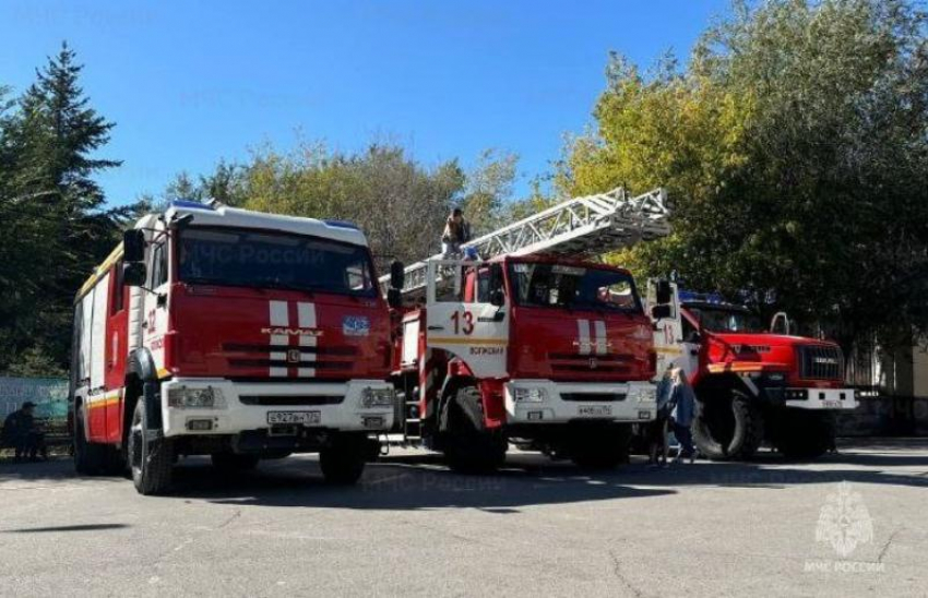 За день до серии возгораний в регионе в волжском парке демонстрировали технику МЧС