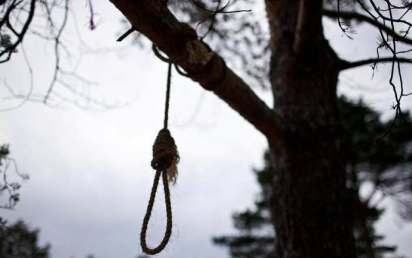 Под Волгоградом 20-летний парень повесился из-за укоров родителей