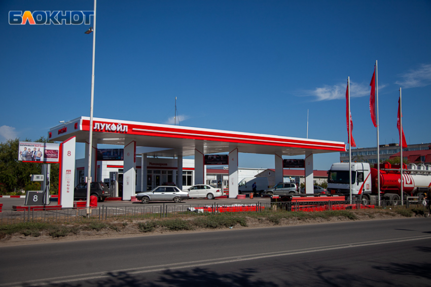 Рост цен на бензин остановили перед выборами в Волгоградской области