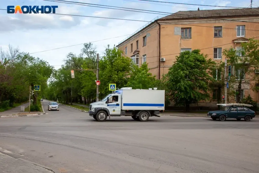 Сбил пешехода и скрылся: водителя разыскивают в Волгоградской области